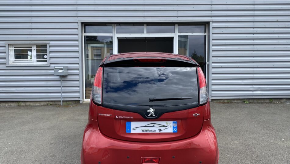Peugeot iOn Active